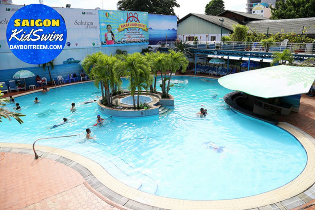 trung tâm Lan Lan chuyên dạy bơi cho người lớn